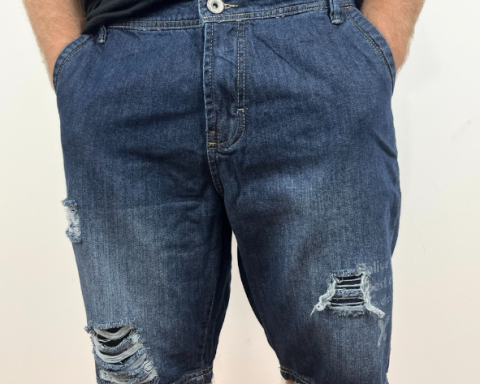 A melhor bermuda jeans masculina para viajar em 2024!