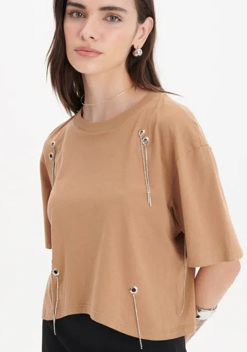 A melhor blusa meio formal para arrasar com qualquer look - isso por apenas R$ 200,00