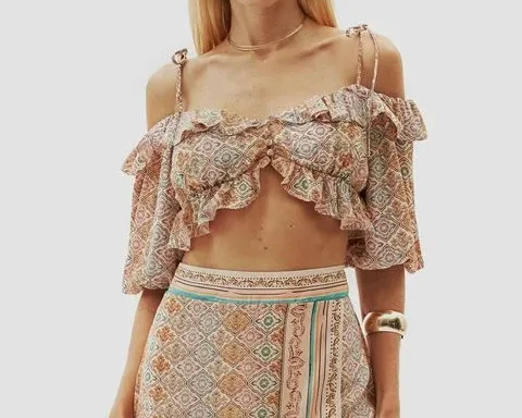 O melhor cropped babado para montar 1001 looks